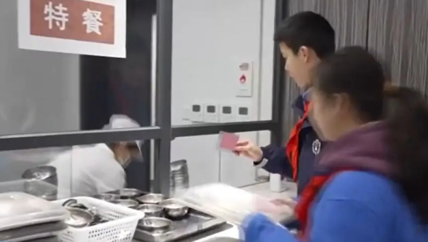 建议严禁电动车骑行人行道,2025年正版全年资料免费大全,机构预测与落实方法揭秘_枚举版V13.69